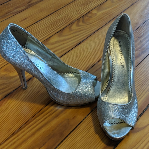 Sexy Gold glitter heels - Picture 4 of 4